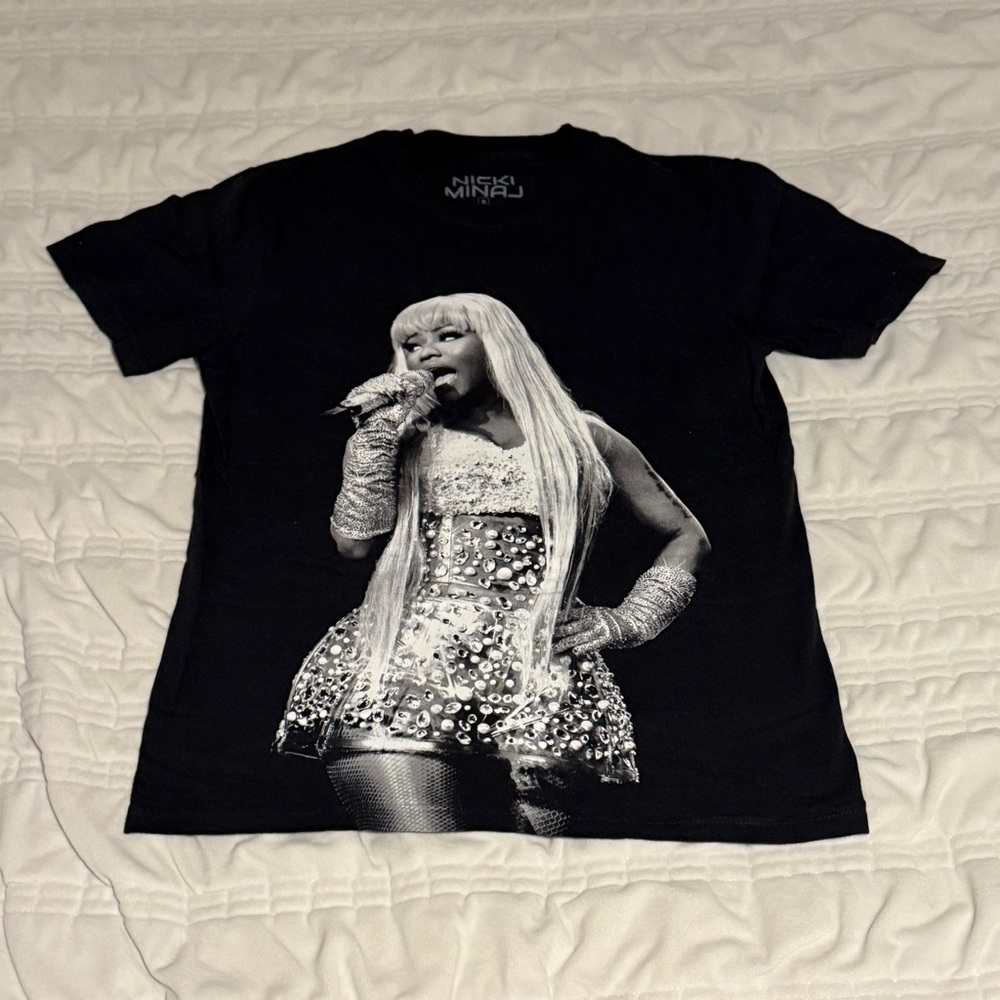 Nicki Minaj Pink Friday 2 Tour Merch T Shirt Size Small Black
